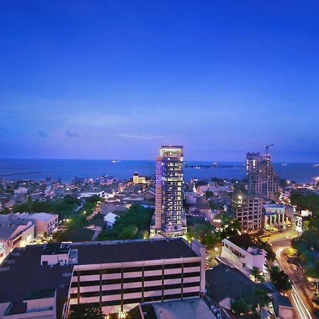 Aston Makassar Hotel & Convention Center Exterior foto