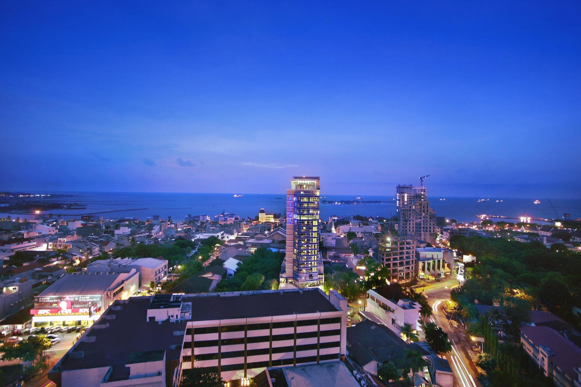 Aston Makassar Hotel & Convention Center Exterior foto